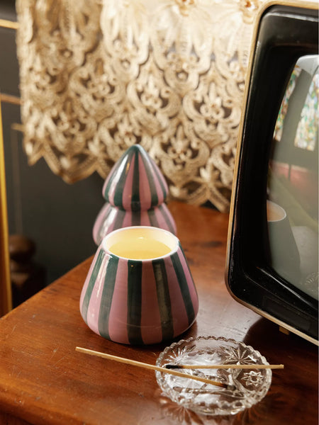 Cabana Christmas Tree 9oz Candle - Cinnamon & Clove
