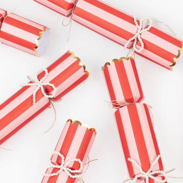 Pearl Bow Crackers