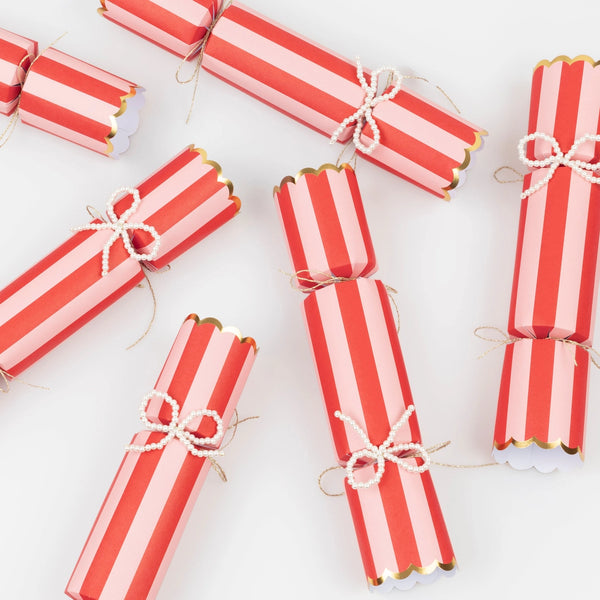 Pearl Bow Crackers