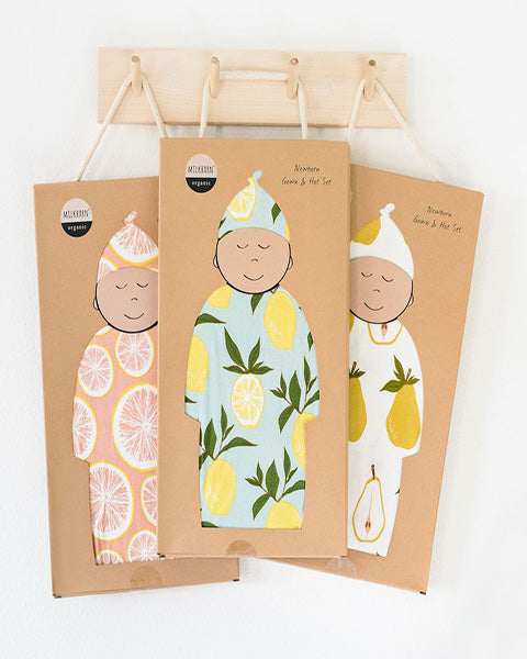 Milkbarn Bamboo Giraffe Newborn Gown & Hat Set
