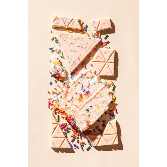 Compartes Birthday Cake & Sprinkles Chocolate Bar